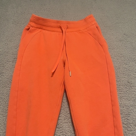 Lululemon Scuba High-Rise Jogger 26" Warm Coral size 6 - Picture 3 of 11